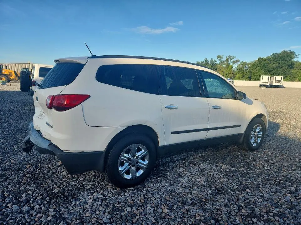 2012 CHEVROLET TRAVERSE LS  