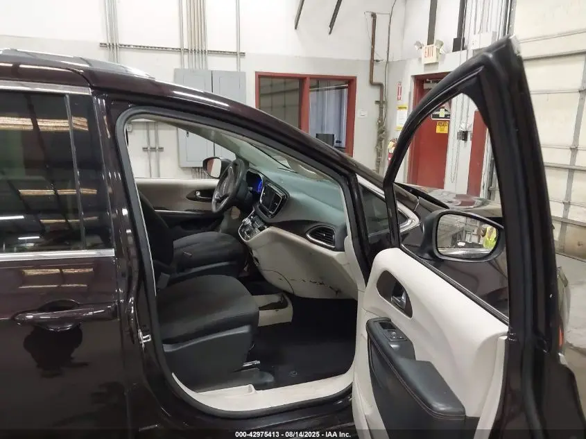 2018 CHRYSLER PACIFICA LX