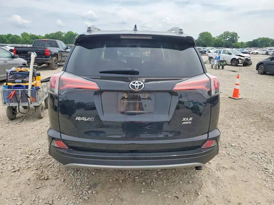 2018 TOYOTA RAV4 XLE  