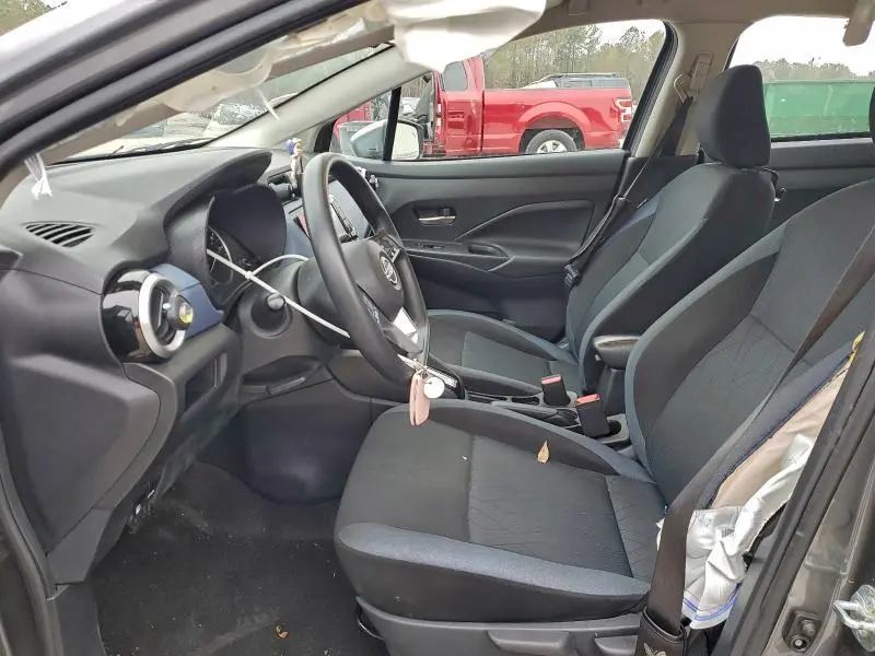 2023 NISSAN VERSA SV  