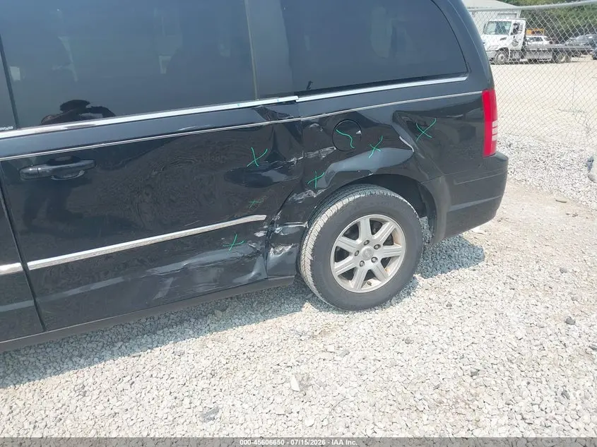 2010 CHRYSLER TOWN & COUNTRY TOURING