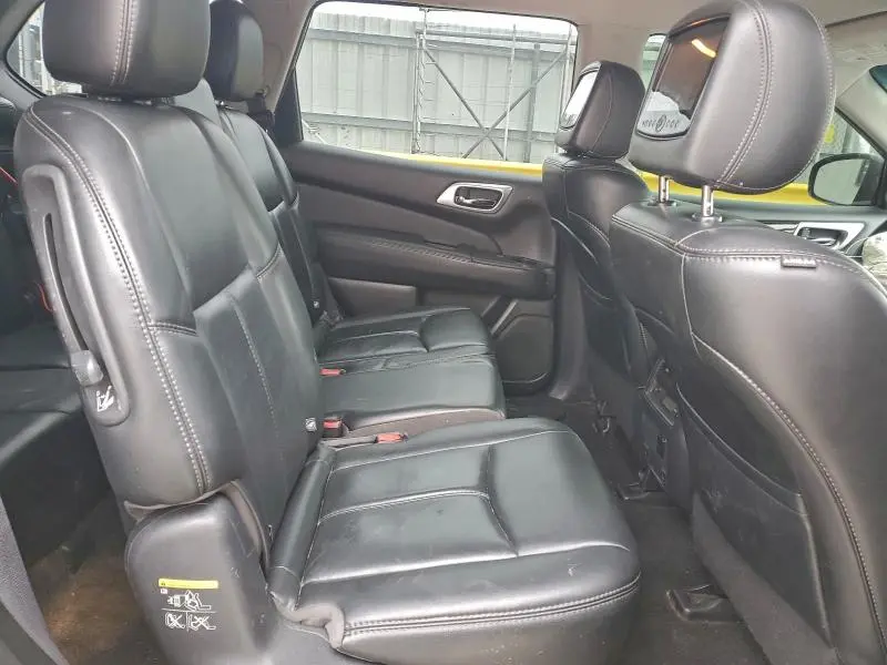 2016 NISSAN PATHFINDER S  