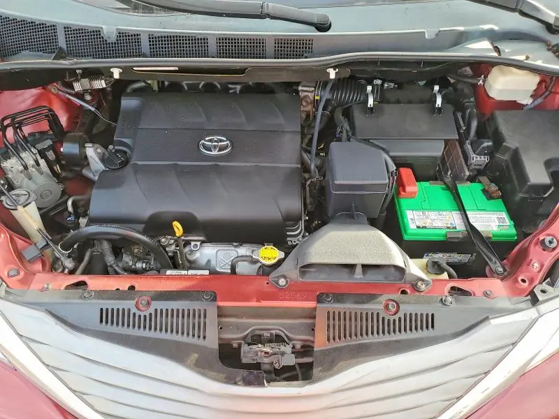 2011 TOYOTA SIENNA XLE 8-PASSENGER  