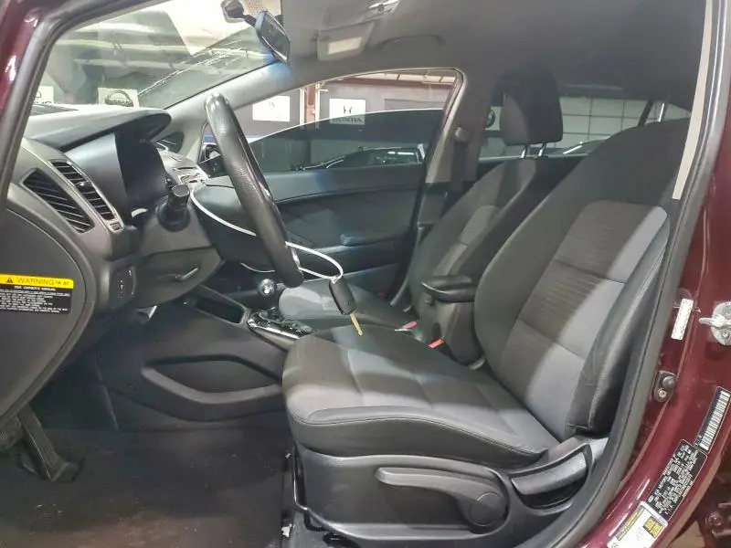 2017 KIA FORTE LX  