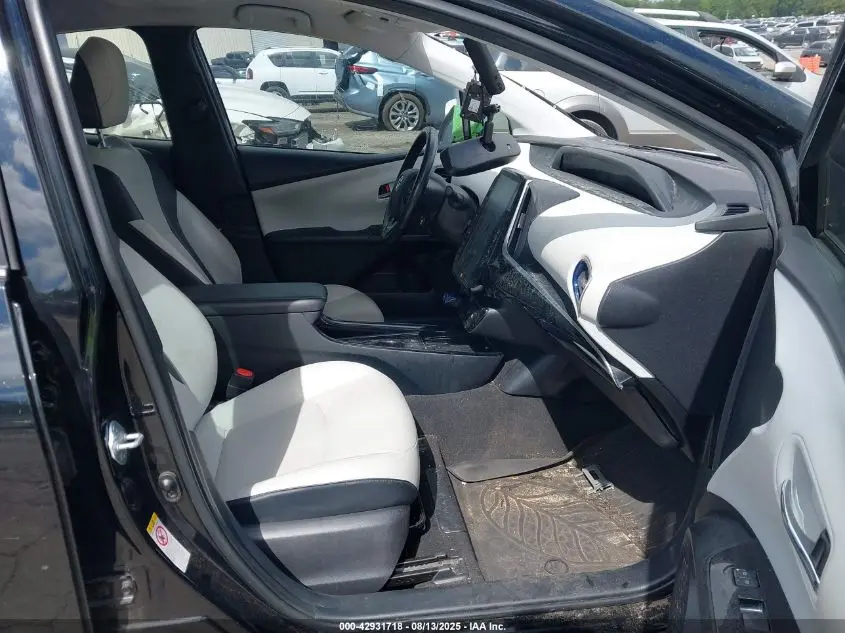 2021 TOYOTA PRIUS LIMITED