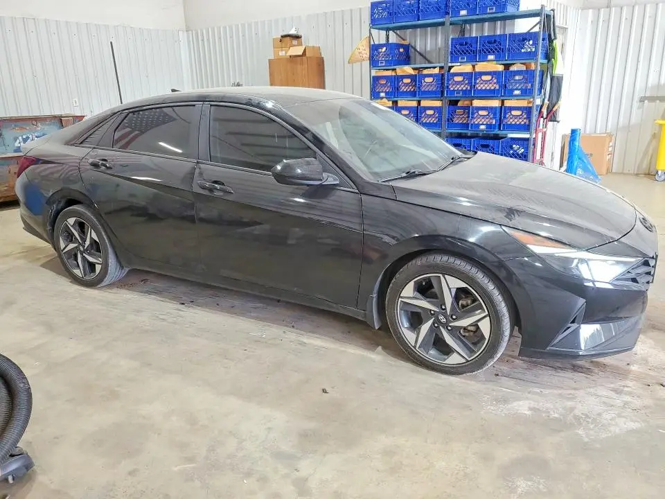 2023 HYUNDAI ELANTRA SEL  