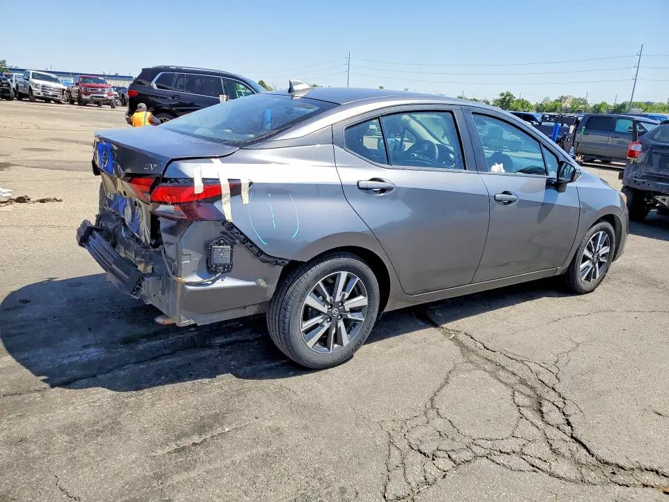 2021 NISSAN VERSA SV  