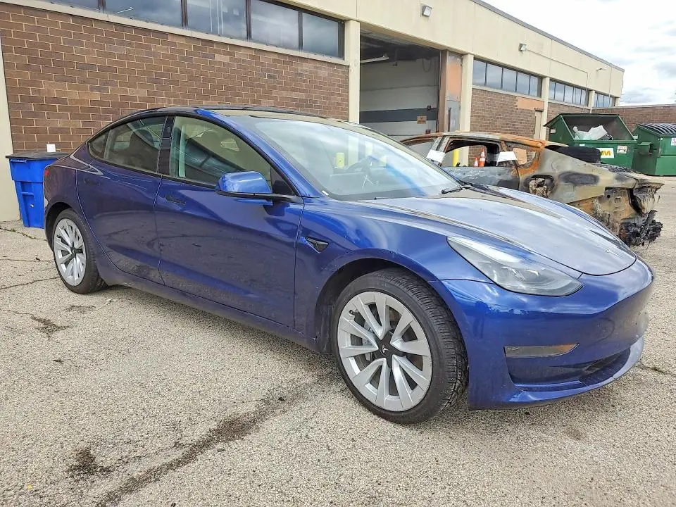 2022 TESLA MODEL 3   