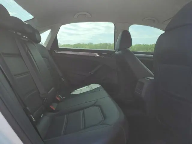 2017 VOLKSWAGEN PASSAT R-LINE  