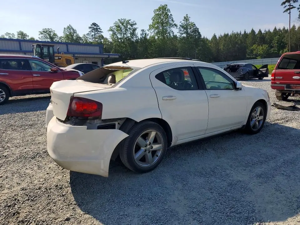 2011 DODGE AVENGER LUX  