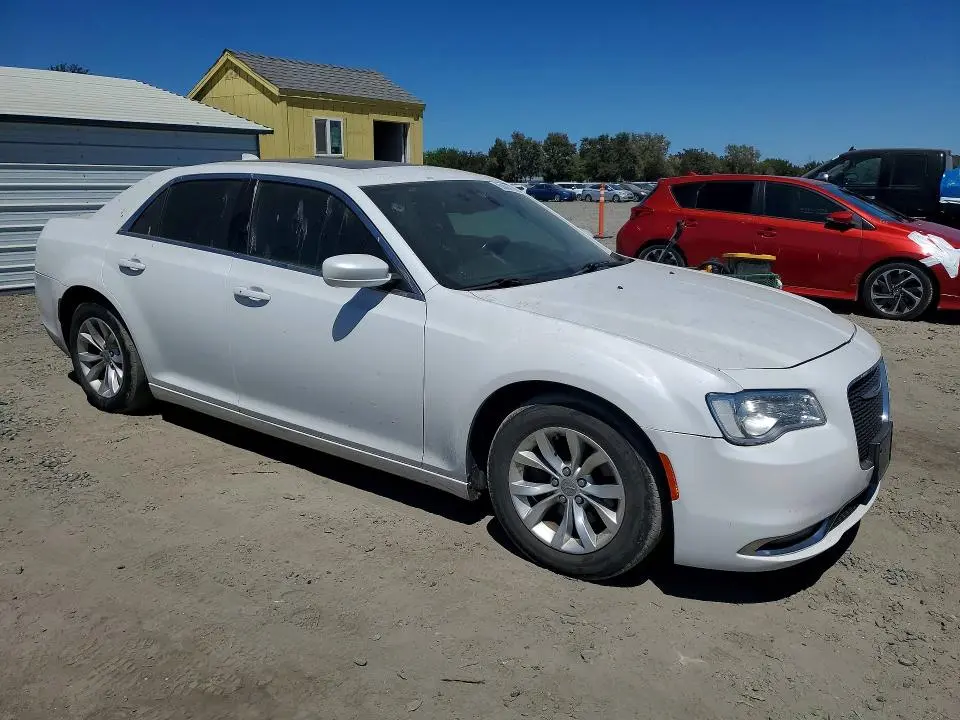 2016 CHRYSLER 300 LIMITED  
