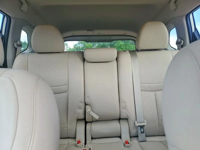2015 NISSAN ROGUE SL  