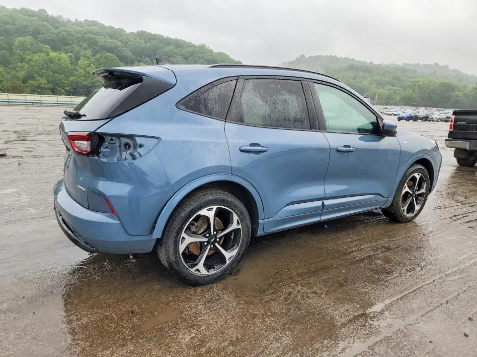 2023 FORD ESCAPE ST LINE SELECT  