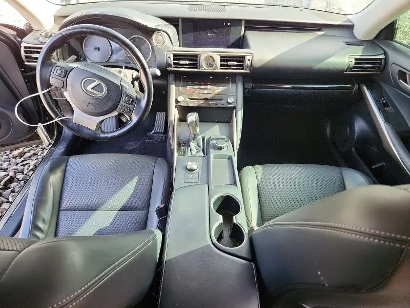 2017 LEXUS IS 200T  