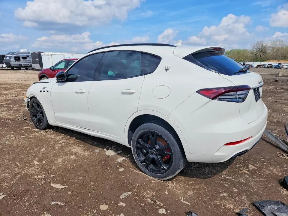 2022 MASERATI LEVANTE BASE  