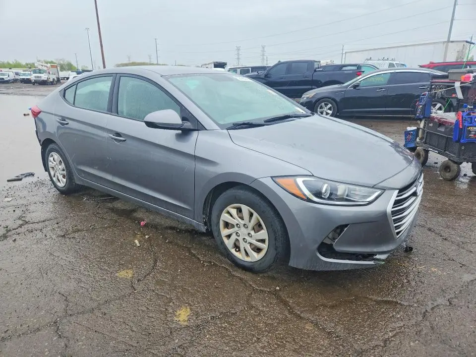 2018 HYUNDAI ELANTRA SE  