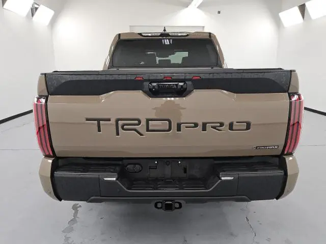 2025 TOYOTA TUNDRA CREWMAX LIMITED  