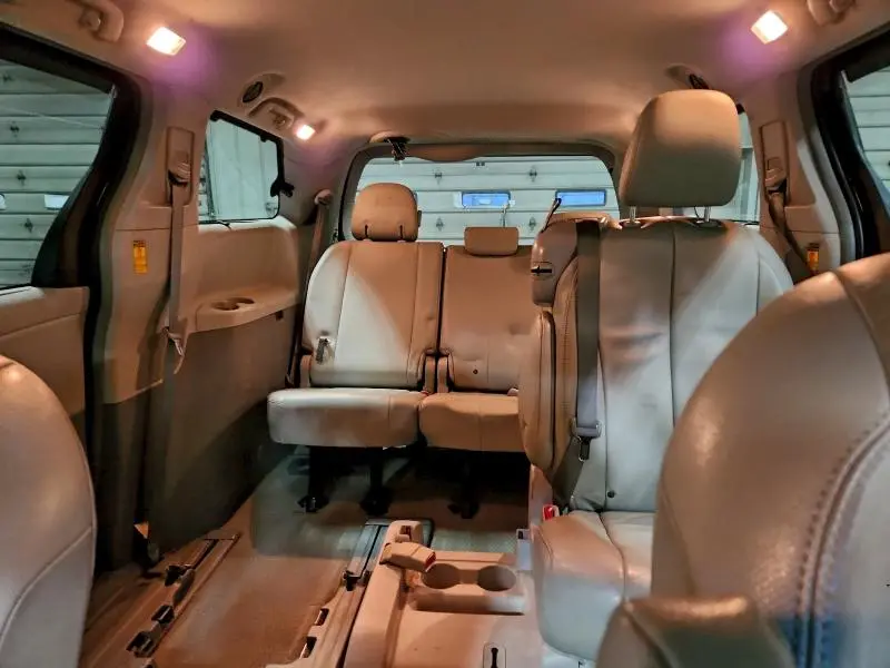 2014 TOYOTA SIENNA XLE  