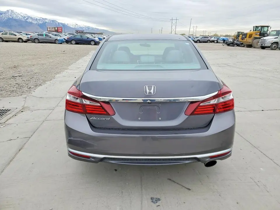 2017 HONDA ACCORD LX  