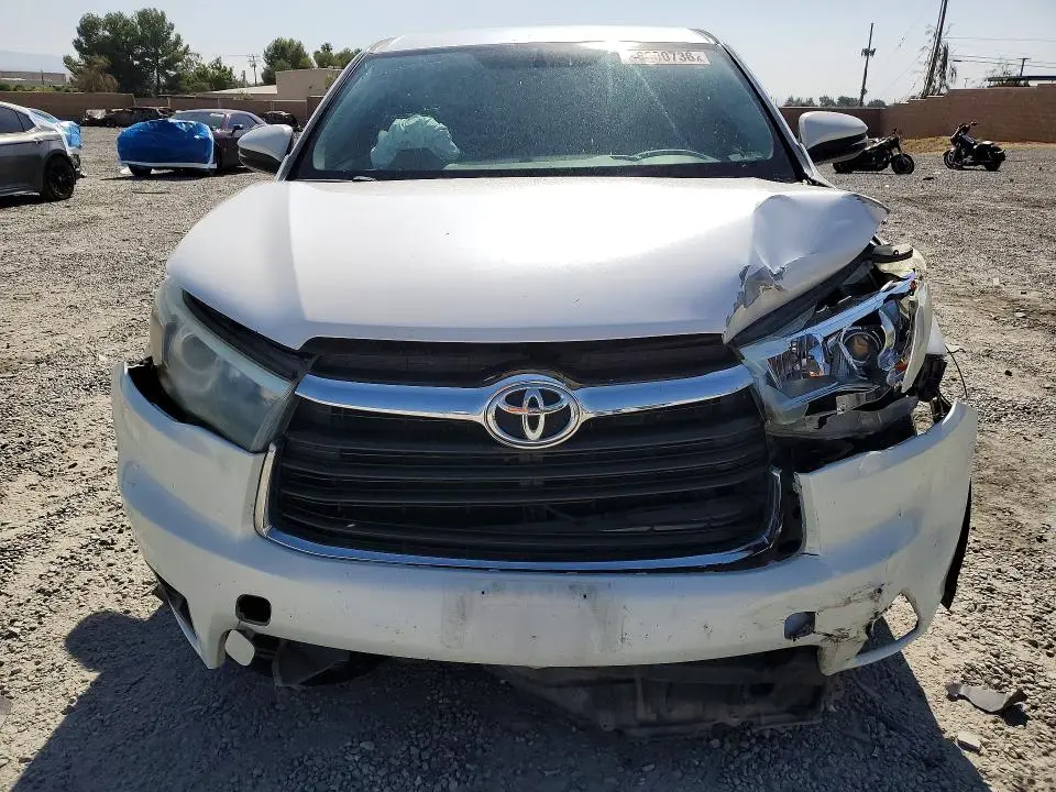 2015 TOYOTA HIGHLANDER LE PLUS  