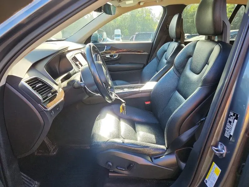 2017 VOLVO XC90 T6  