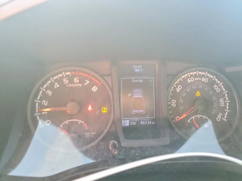2020 TOYOTA TACOMA SR  