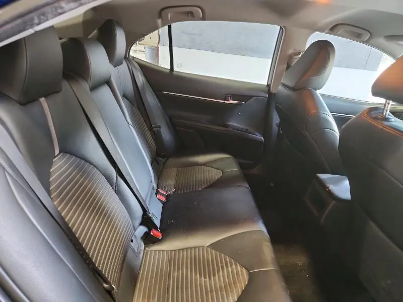 2018 TOYOTA CAMRY SE  