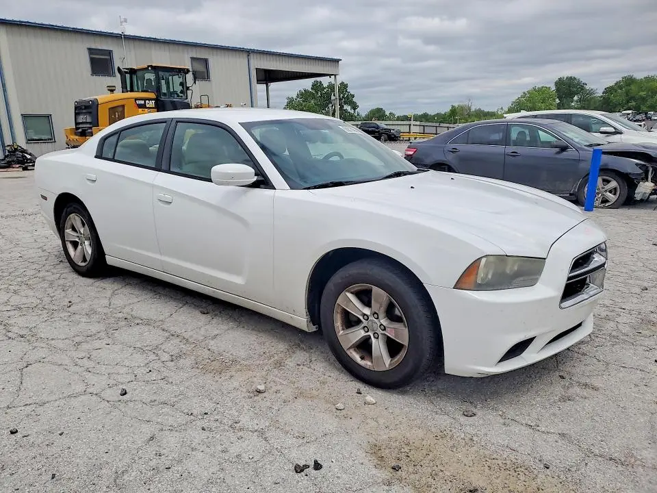 2014 DODGE CHARGER SE  