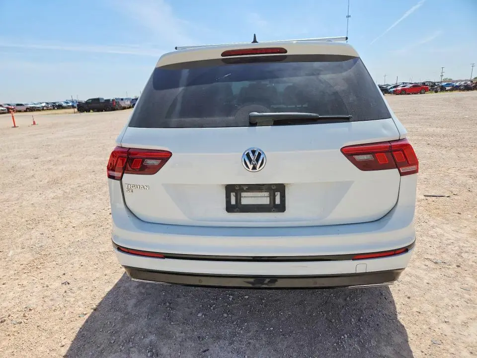 2021 VOLKSWAGEN TIGUAN SE  