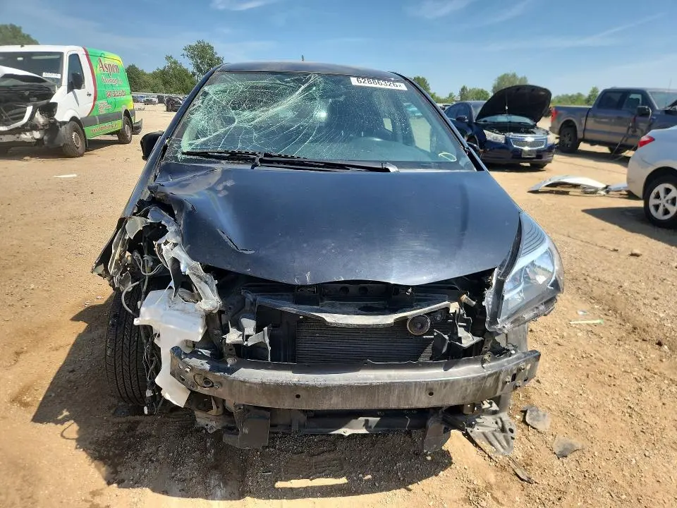 2016 TOYOTA YARIS 5-DOOR LE  