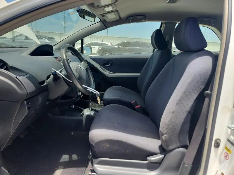 2010 TOYOTA YARIS BASE  