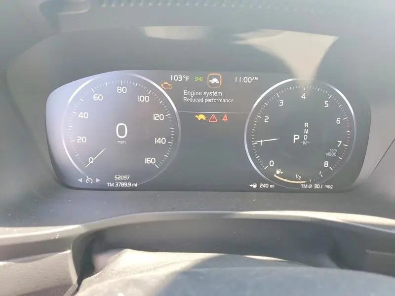 2021 VOLVO XC40 T5 MOMENTUM  