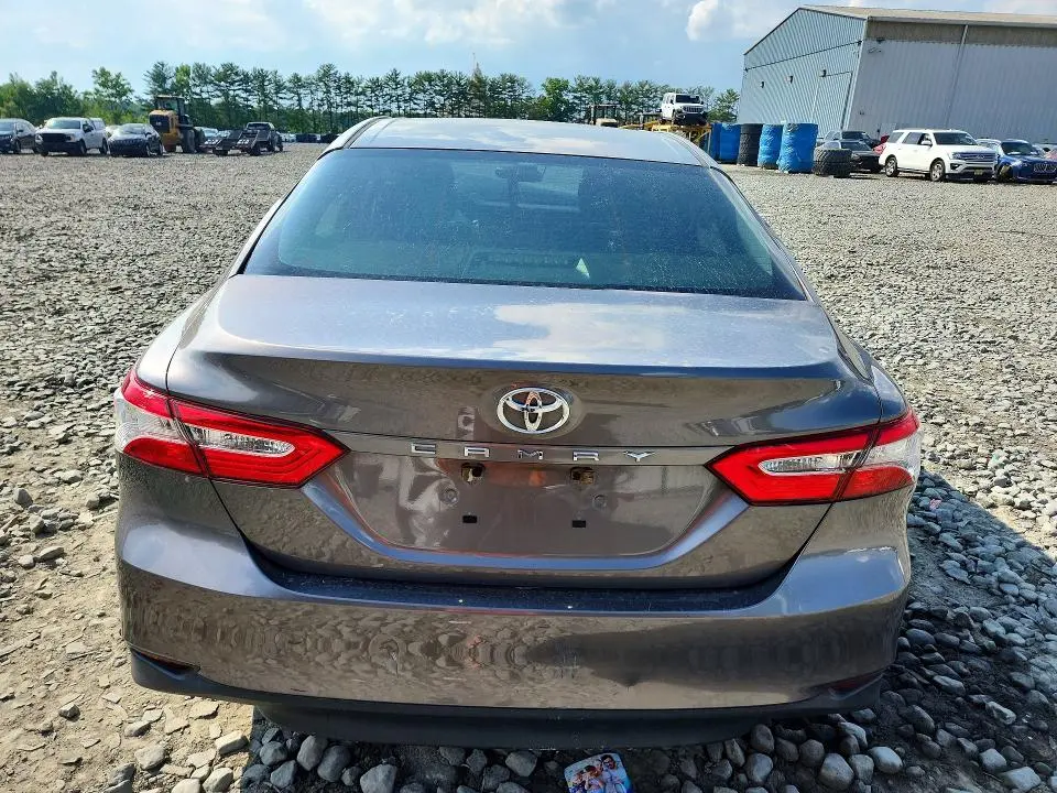 2018 TOYOTA CAMRY LE  