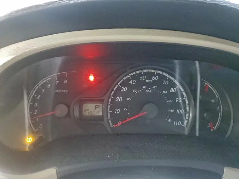 2011 TOYOTA SIENNA LE  