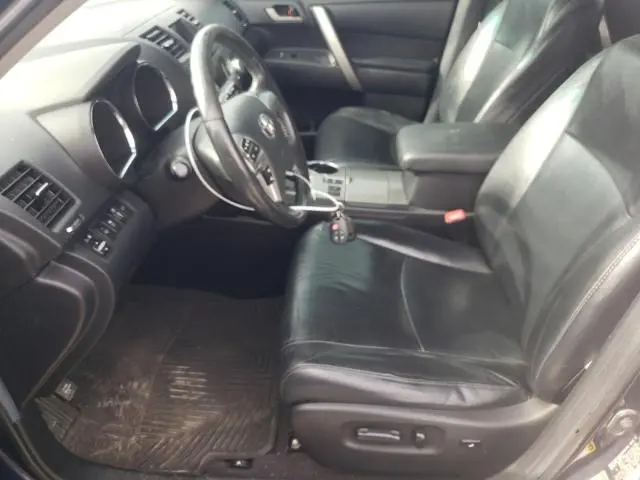 2011 TOYOTA HIGHLANDER BASE  