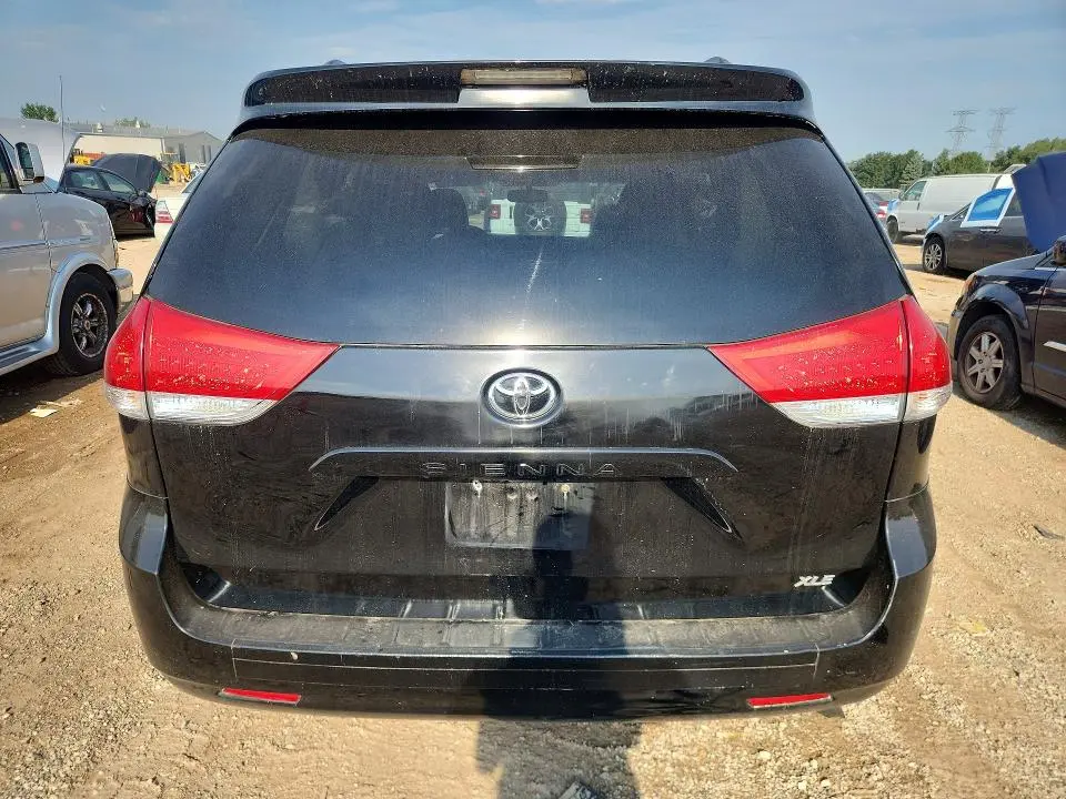 2011 TOYOTA SIENNA XLE 8-PASSENGER  