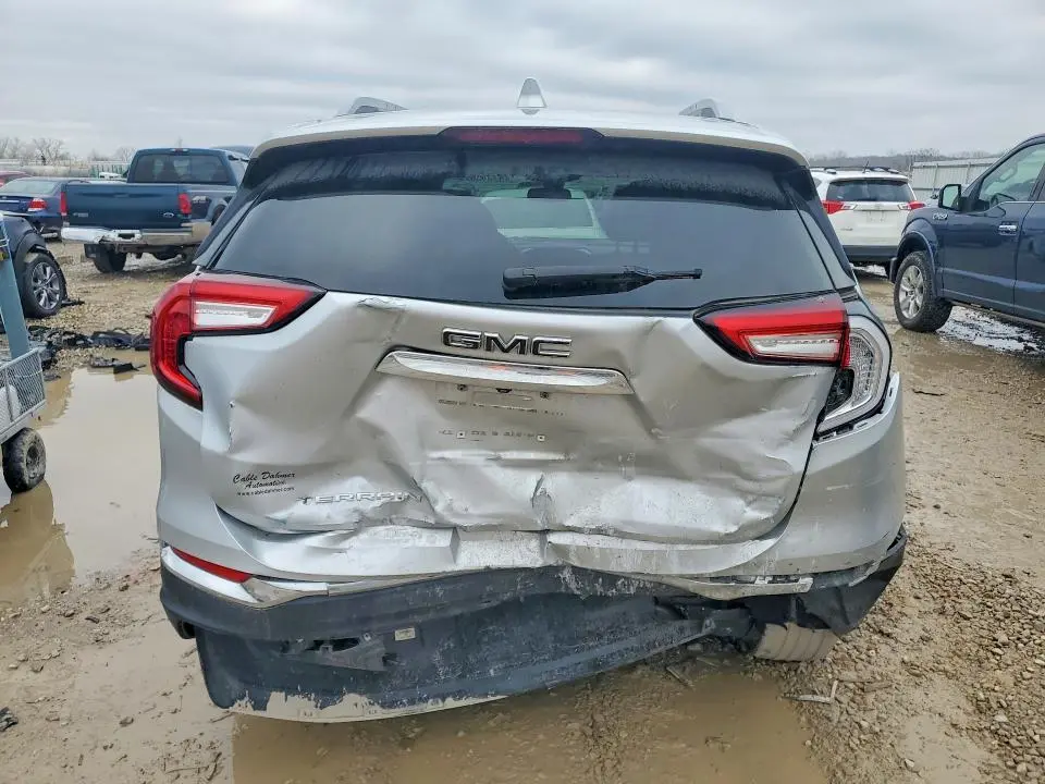 2022 GMC TERRAIN SLT  