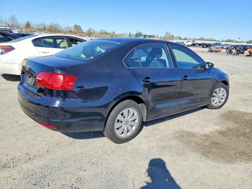 2013 VOLKSWAGEN JETTA BASE  
