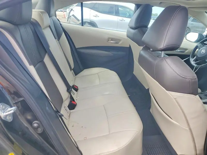 2022 TOYOTA COROLLA XLE  