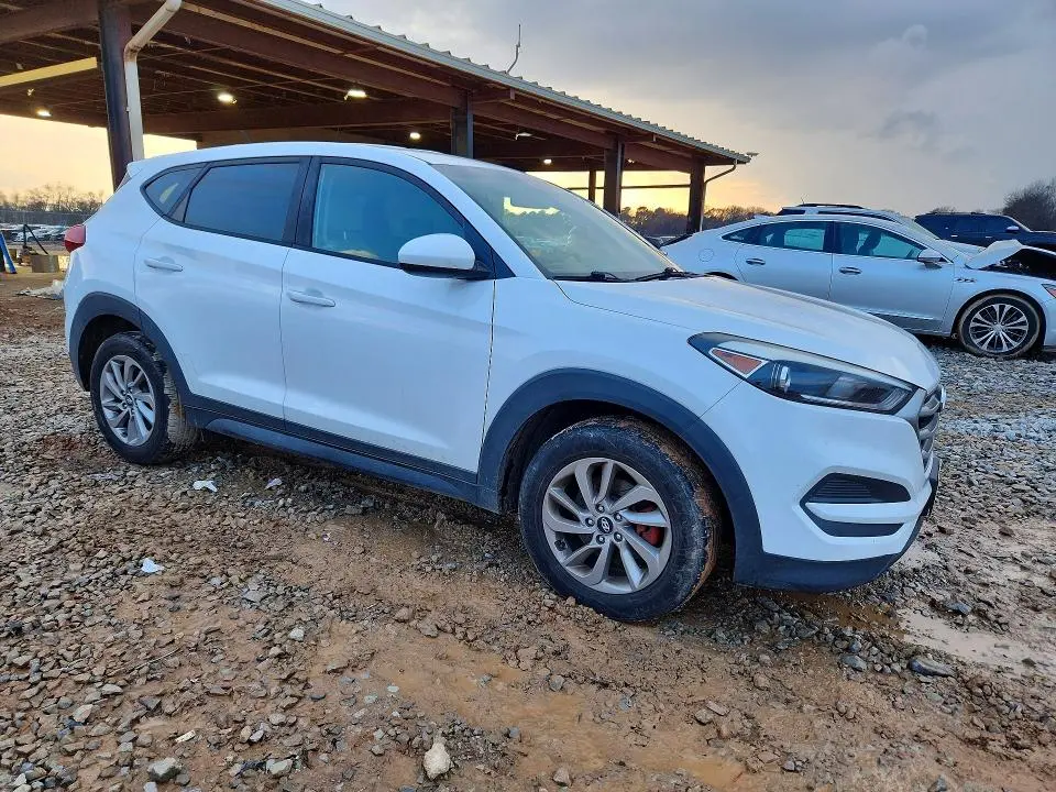 2018 HYUNDAI TUCSON SE  