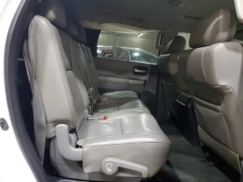 2016 TOYOTA SEQUOIA LIMITED  