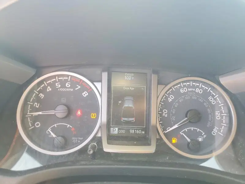2022 TOYOTA TACOMA SR5 V6  