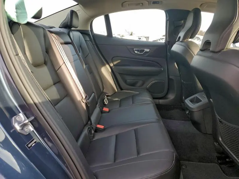 2019 VOLVO S60 T6 MOMENTUM  