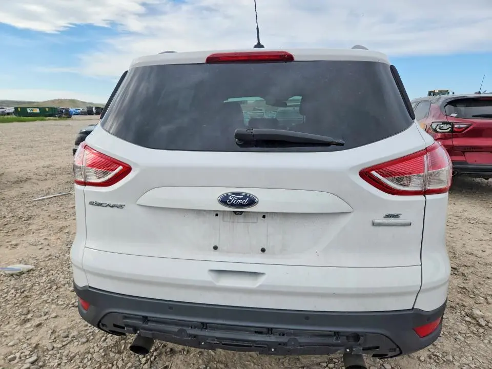 2016 FORD ESCAPE SE  