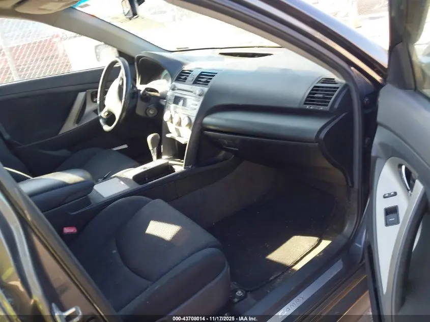 2010 TOYOTA CAMRY SE V6