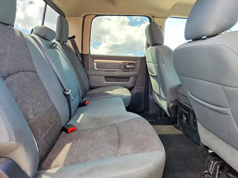 2017 RAM 1500 SLT  