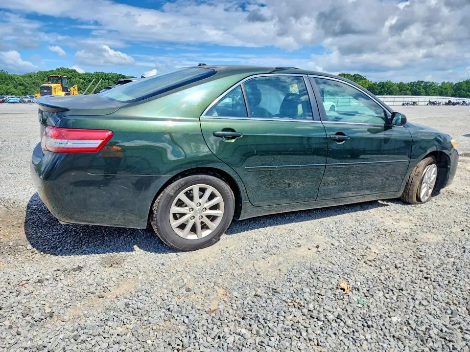 2010 TOYOTA CAMRY XLE V6  