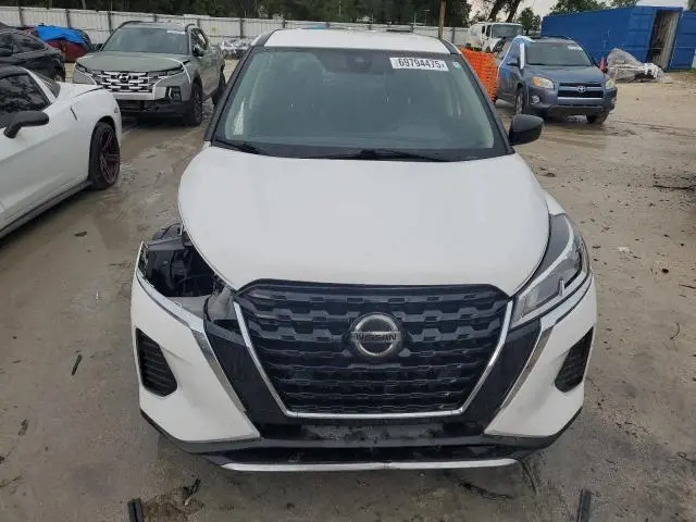 2021 NISSAN KICKS S  