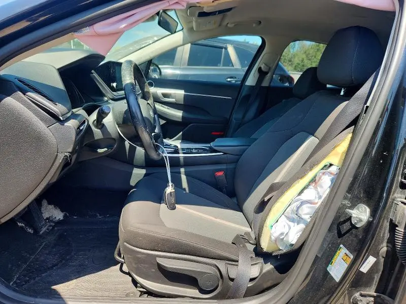 2021 HYUNDAI SONATA SE  