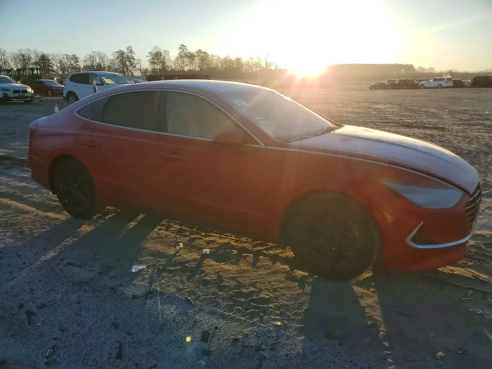 2022 HYUNDAI SONATA SE  